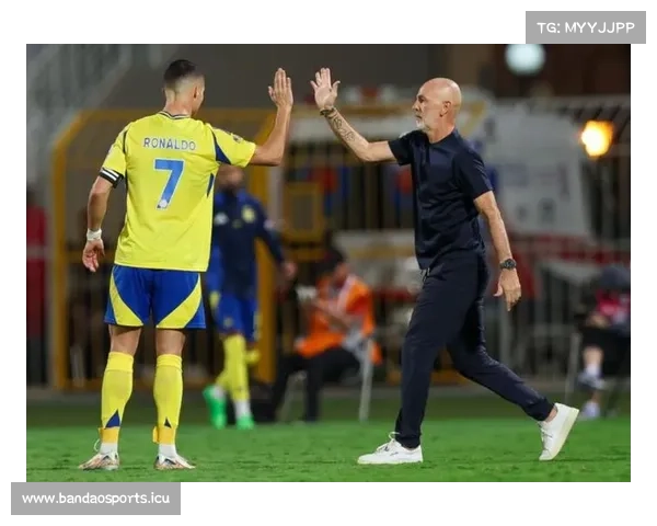 意媒曝皮奥利与C罗关系紧张战绩不佳帅位岌岌可危