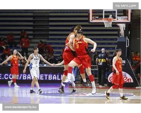 篮协主席及中国女篮名宿媒体人齐祝李月汝生日快乐共同庆祝篮球女神精彩时刻 篮协主席及中国女篮名宿媒体人齐祝李月汝生日快乐共同庆祝篮球女神精彩时刻