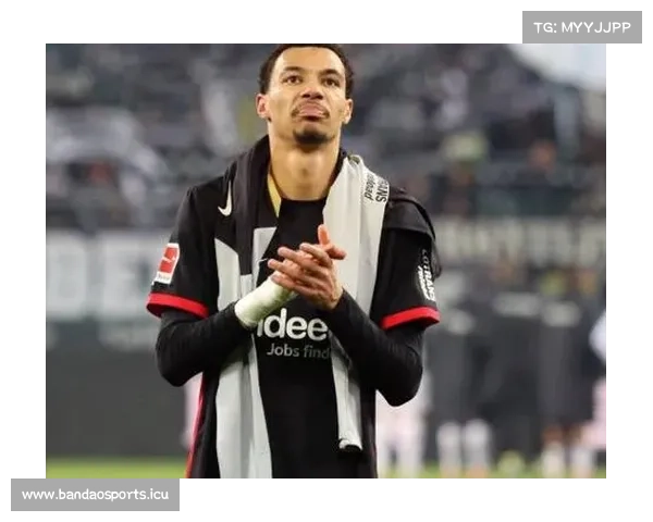 曼联考虑引进埃基蒂克法兰克福开出8000万欧转会费 曼联考虑引进埃基蒂克法兰克福开出8000万欧转会费