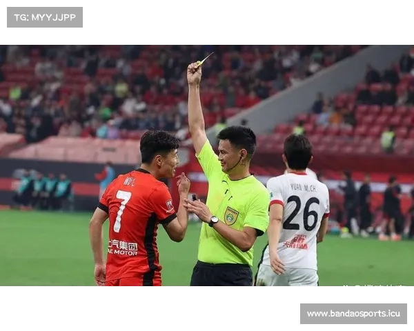 李新翔一战成名海港阵中最大受害者浮现曾与武磊齐名的年轻天才黯然失色