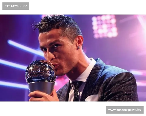 拜仁球员荣膺本月最佳运动员殊荣展现卓越实力助力球队辉煌