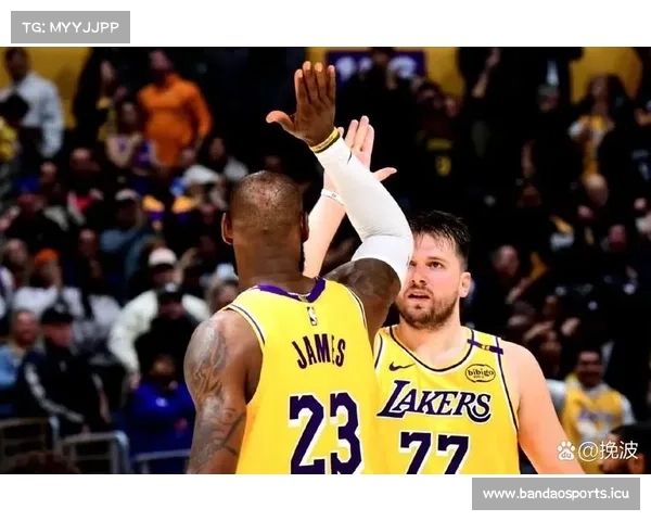 湖人逆袭成功引发全网热议 排球赛场成焦点讨论中心 湖人逆袭成功引发全网热议 排球赛场成焦点讨论中心